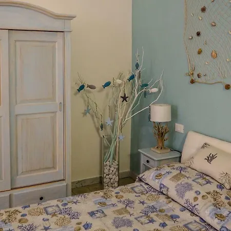 Lägenhet Tra Monti E Mare